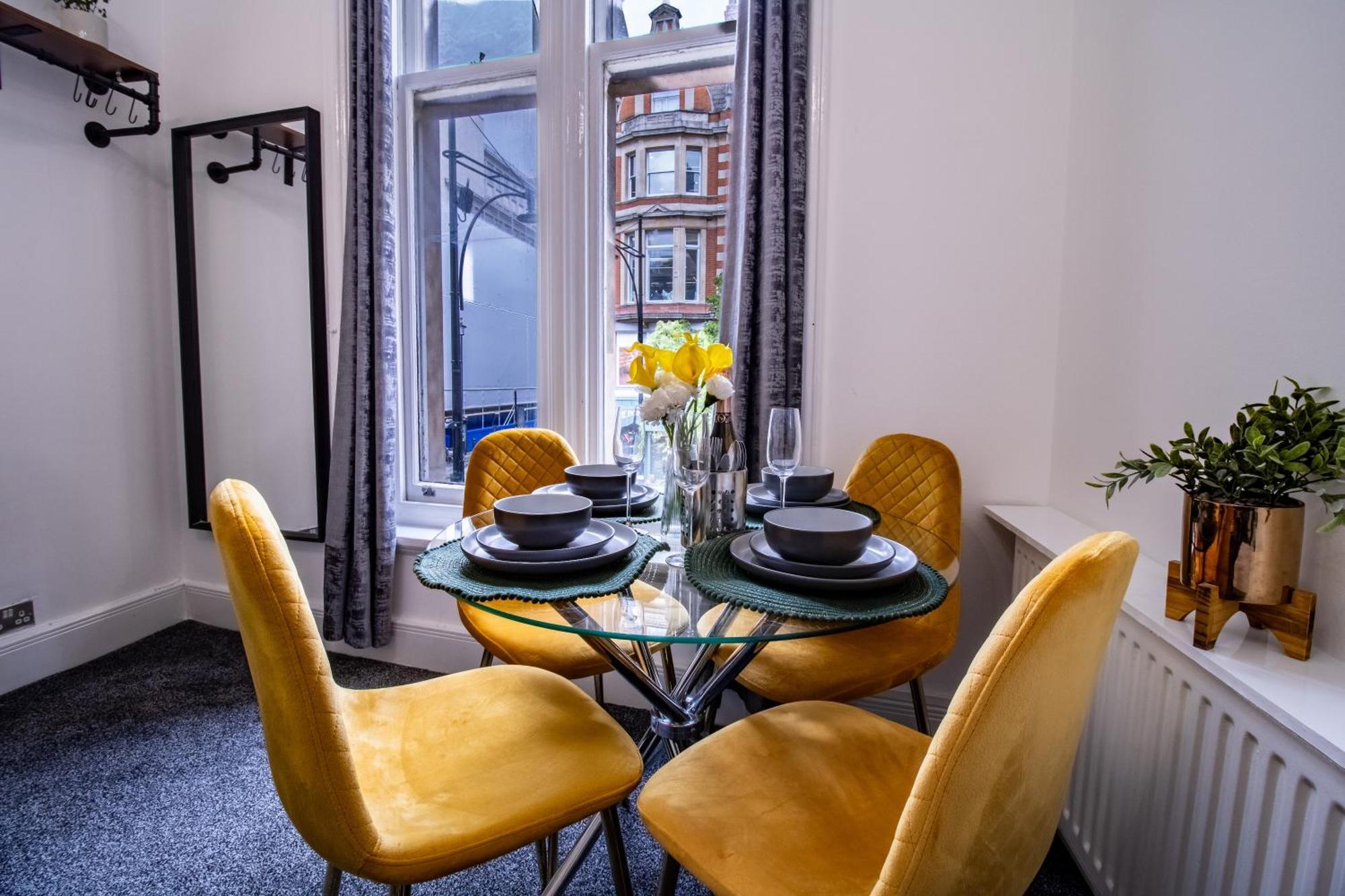 Luxurious Apartments On Oxford Street London Exterior photo