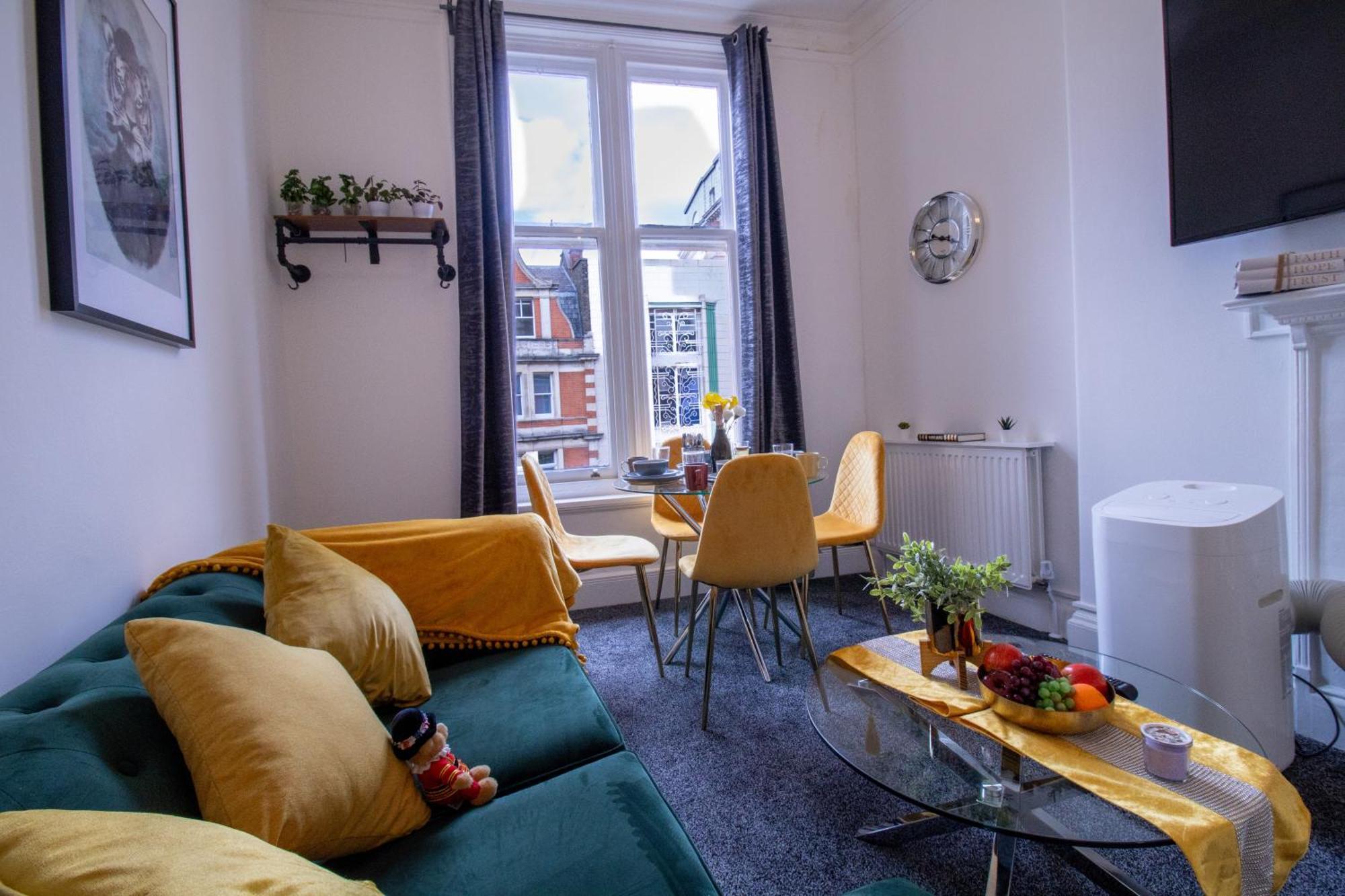Luxurious Apartments On Oxford Street London Exterior photo